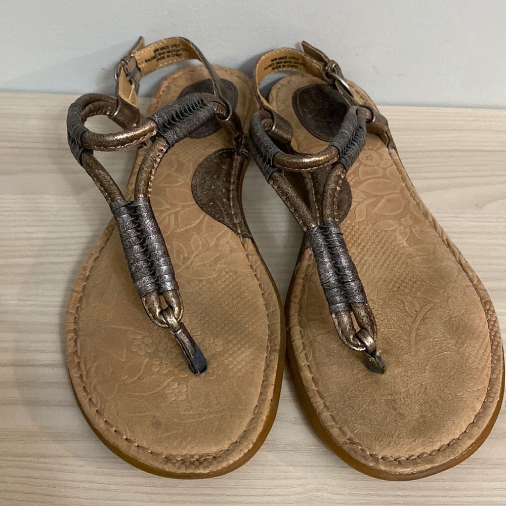 BOC womens Cercei metallic slingback thong leather sandals size 9